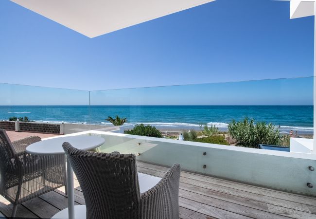 Вилла на Марбелья / Marbella - Costabella Marbella - Unique Luxury Beach Villa