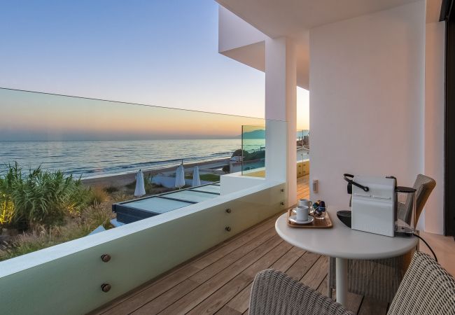 Вилла на Марбелья / Marbella - Costabella Marbella - Unique Luxury Beach Villa