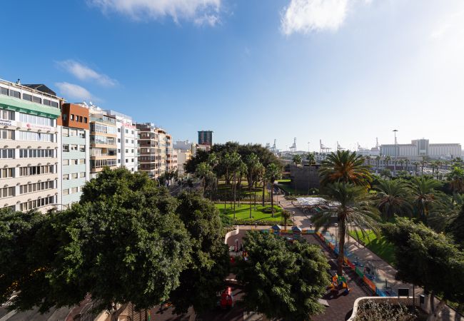 Дом на Лас Пальмас де Гран Канариа / Las Palmas de Gran Canaria - Castle and Park view  By CanariasGetaway 