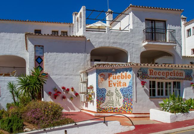 Апартаменты на Benalmádena - Pueblo Evita III, Benalmadena - 3 BED / 2 BATH, terrace, sea view