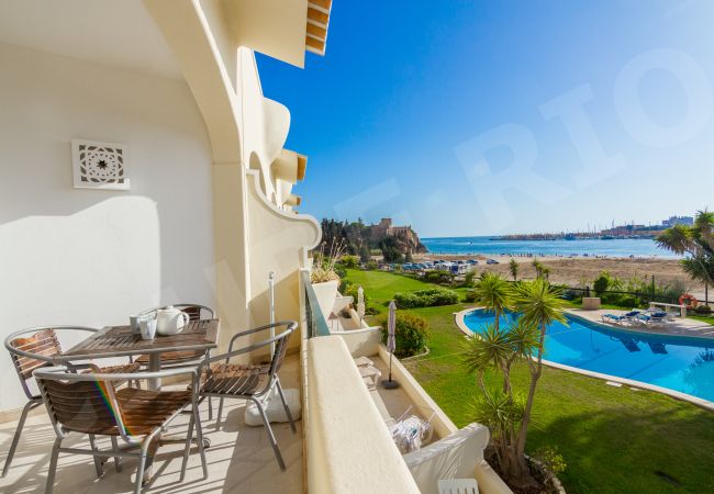 Апартаменты на Ferragudo - Clube Rio | professionally cleaned | 1-bedroom apartment | amazing views across to Portimão