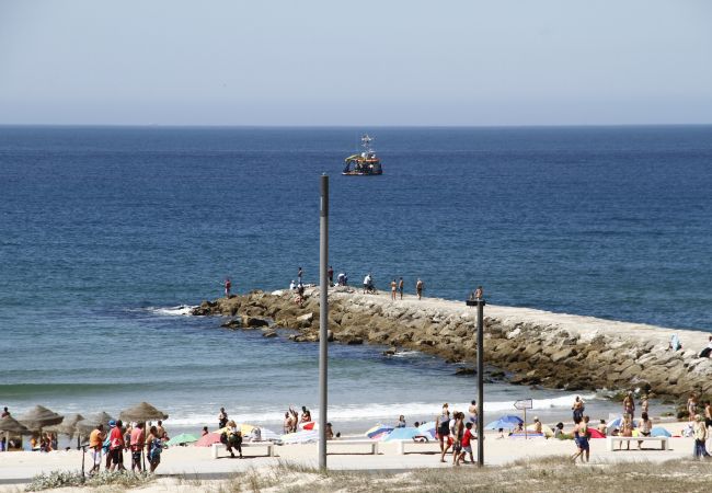 Апартаменты на Costa de Caparica - Apartamento muito confortável, com um quarto e varanda, em frente à praia, na Costa da Caparica.