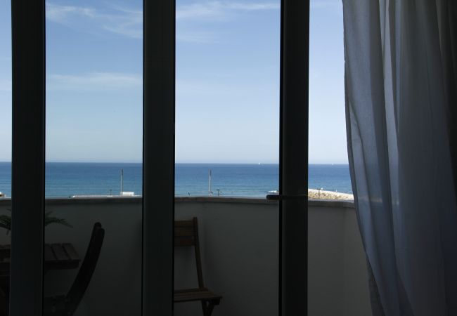 Апартаменты на Costa de Caparica - Apartamento muito confortável, com um quarto e varanda, em frente à praia, na Costa da Caparica.