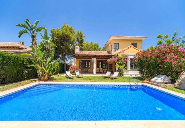 Вилла на Хавеа / Javea - Villa Abaesko, con Jardín y Piscina Privada