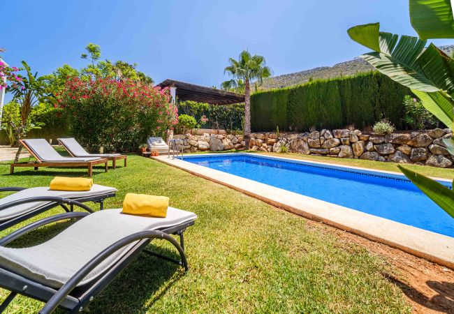 Вилла на Хавеа / Javea - Villa Abaesko, con Jardín y Piscina Privada