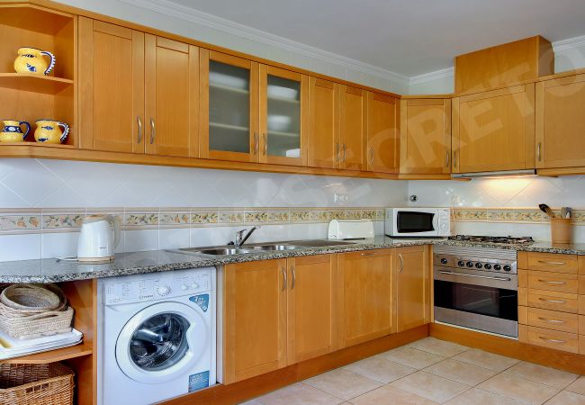 Вилла на Luz - Jardim Secreto | professionally cleaned | 4-bedroom detached villa | very close to the beach