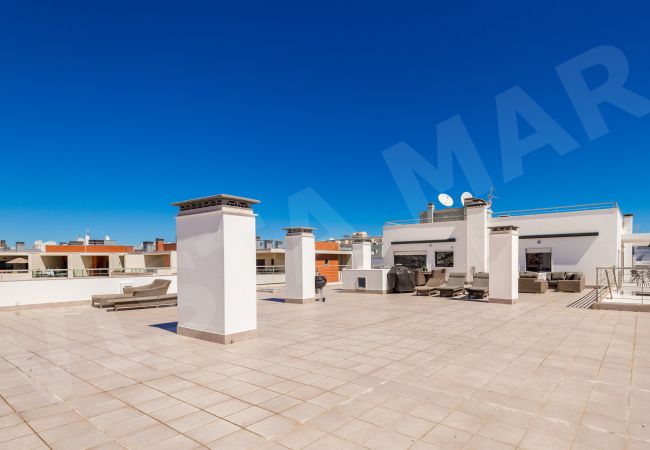 Апартаменты на Lagos - Apartment Vista Mar | professionally cleaned | 3-bedroom apartment | extremely large roof terrace with barbecue | close to Lagos town centre