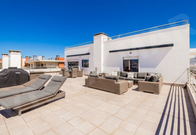 Апартаменты на Lagos - Apartment Vista Mar | professionally cleaned | 3-bedroom apartment | extremely large roof terrace with barbecue | close to Lagos town centre