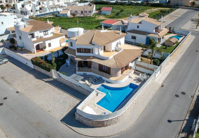 Вилла на Galé - Villa Brisa do Mar | 4 Quartos | Perto da Praia | Galé