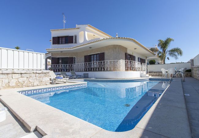 Вилла на Galé - Villa Brisa do Mar | 4 Quartos | Perto da Praia | Galé