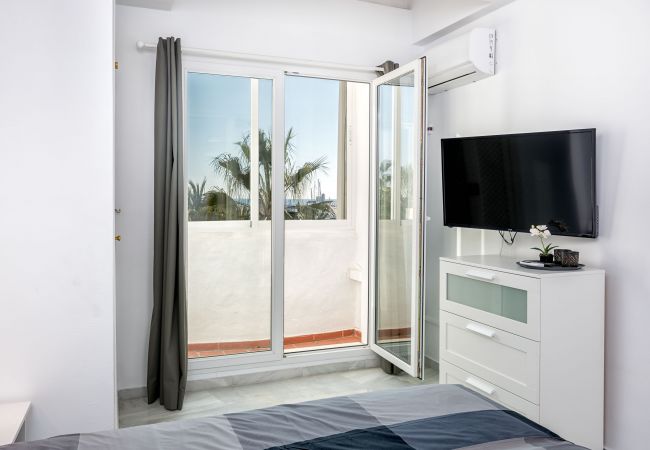 Апартаменты на Benalmádena - Puerto Marina - Holiday Home in Benalmadena