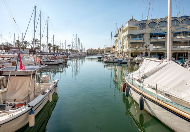 Апартаменты на Benalmádena - Puerto Marina - Holiday Home in Benalmadena