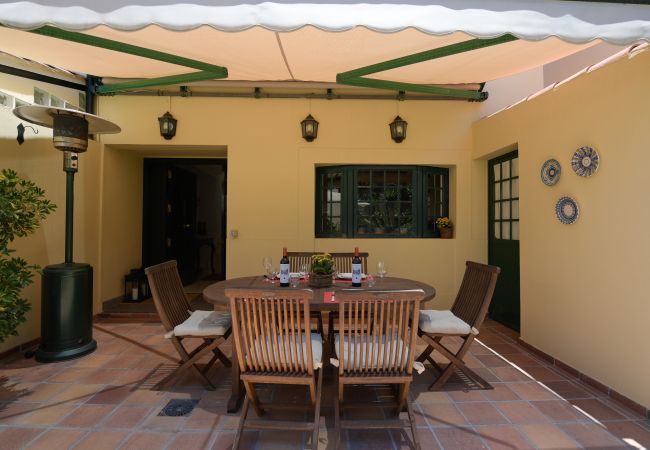 Дом на Santa Brígida - House with cozy garden BBQ and free parking 