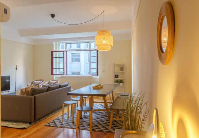 Апартаменты на Porto - Downtown Wood's Flat Apartment (Famílias, AC)