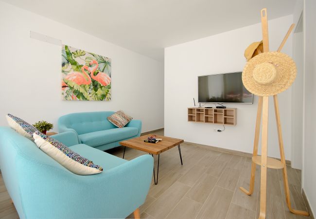 Апартаменты на Пуэрто дель Кармен - White Volcano Apartment, con Terraza y acceso gratis al Centro Deportivo Fariones