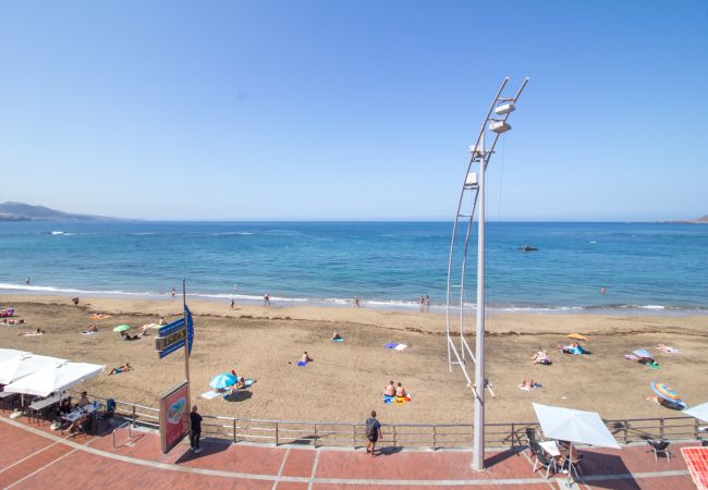 Дом на Лас Пальмас де Гран Канариа / Las Palmas de Gran Canaria - Corner las Canteras Beach by Canariasgetaway