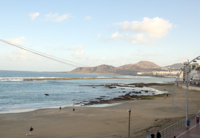 Дом на Лас Пальмас де Гран Канариа / Las Palmas de Gran Canaria - Corner las Canteras Beach by Canariasgetaway