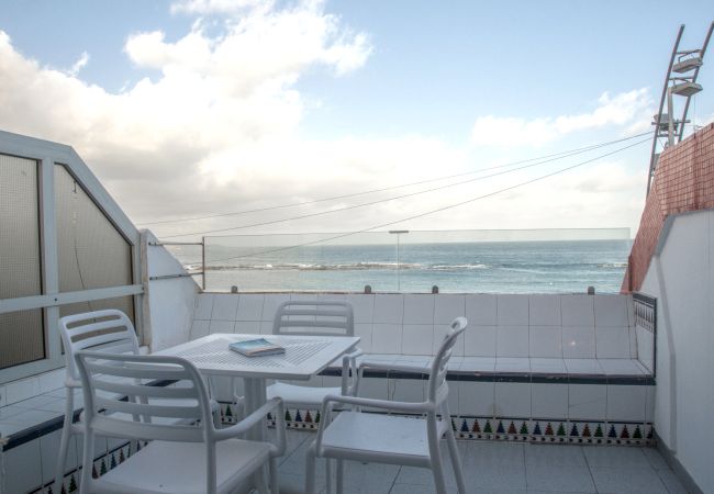 Дом на Лас Пальмас де Гран Канариа / Las Palmas de Gran Canaria - Corner las Canteras Beach by Canariasgetaway