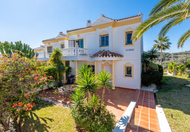 Таунхаус на Mijas Costa - Lovely vacation home with amazing views and private pool | Townhouse Calahonda