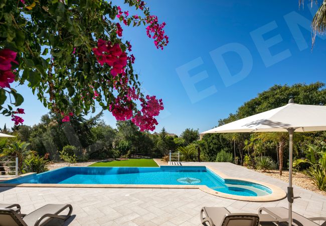 Вилла на Carvoeiro -  Villa Eden | professionally cleaned | 4-bedroom villa | large garden | outdoor living areas 