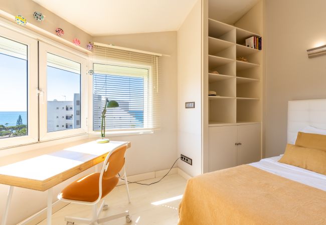 Апартаменты на Mijas Costa - Calahonda del Sol | Spacious first line ocean view apartment