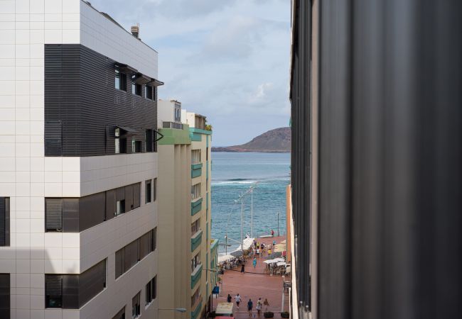 Дом на Лас Пальмас де Гран Канариа / Las Palmas de Gran Canaria -  Salitre Beach Home By CanariasGetaway