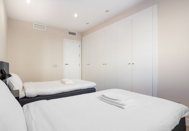 Апартаменты на Benalmádena - Blossom - Modern 2 bedroom apartment within walking distance to Benalmadena Pueblo