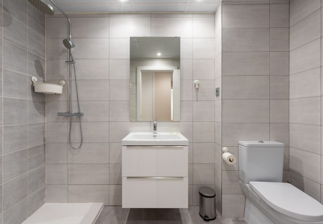 Апартаменты на Benalmádena - Blossom - Modern 2 bedroom apartment within walking distance to Benalmadena Pueblo