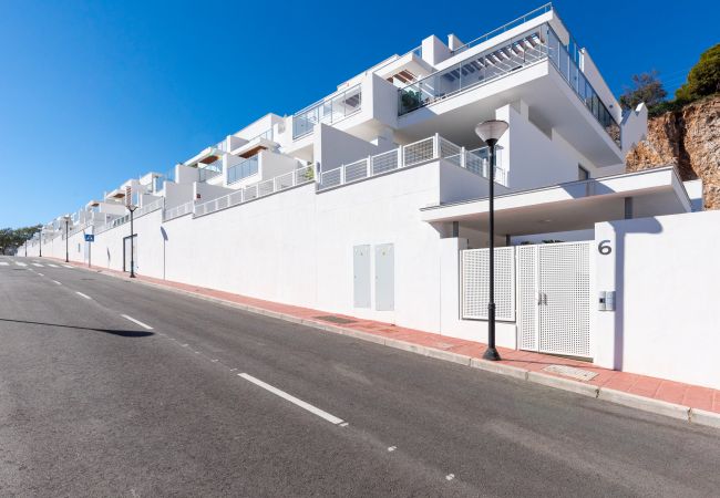 Апартаменты на Benalmádena - Blossom - Modern 2 bedroom apartment within walking distance to Benalmadena Pueblo