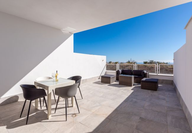 Апартаменты на Benalmádena - Blossom - Modern 2 bedroom apartment within walking distance to Benalmadena Pueblo