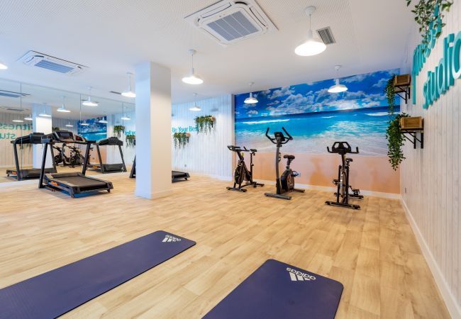 Апартаменты на Benalmádena - Blossom - Modern 2 bedroom apartment within walking distance to Benalmadena Pueblo