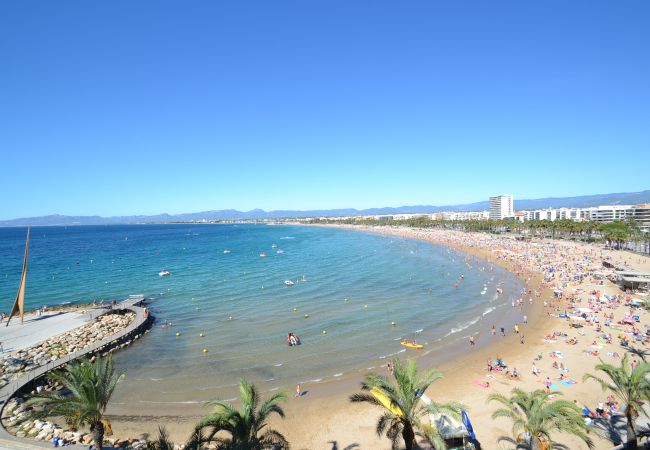 Appartement à Cambrils - Pins i Mar:Terrasse-Devant plage Cambrils-Wifi,clim,satellite,linge inclus