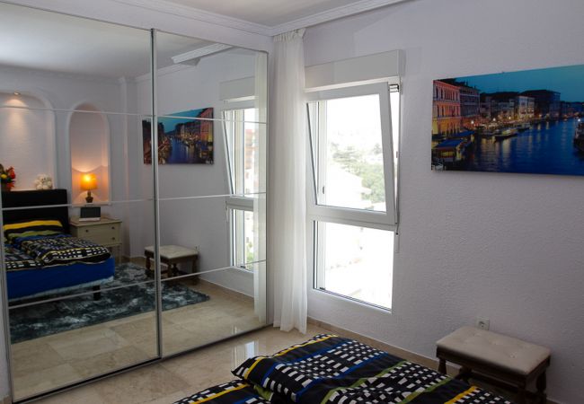 Appartement à Torremolinos - Carihuela - Frontline Beach Apartment in Torremolinos