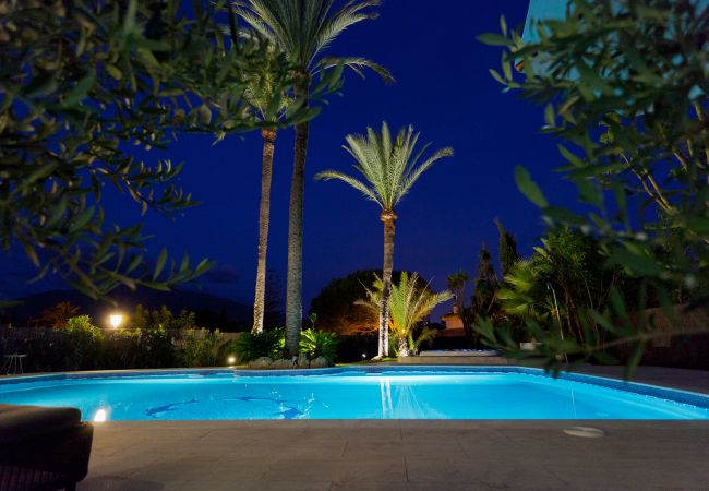 Villa à Marbella - La Corsa Marbella - Luxury 5 bed/bath villa with private pool, jacuzzi