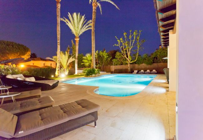 Villa à Marbella - La Corsa Marbella - Luxury 5 bed/bath villa with private pool, jacuzzi