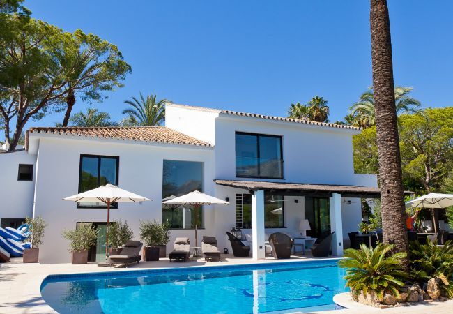 Villa à Marbella - La Corsa Marbella - Luxury 5 bed/bath villa with private pool, jacuzzi