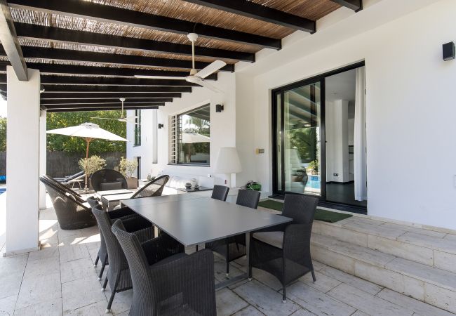 Villa à Marbella - La Corsa Marbella - Luxury 5 bed/bath villa with private pool, jacuzzi