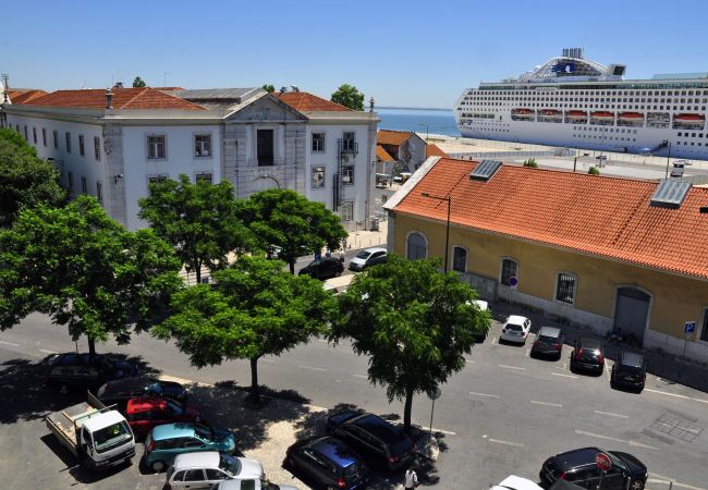 Appartement à Lisbonne - Appartement confortable avec vue pour le mer, bien équipé, proche du centre de Lisbonne dans le quartier traditionnel d'Alfama.