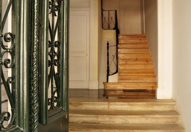 Appartement à Lisbonne - Appartement confortable et élégant, entièrement équipé, avec trois chambres à coucher, près du centre de Lisbonne.