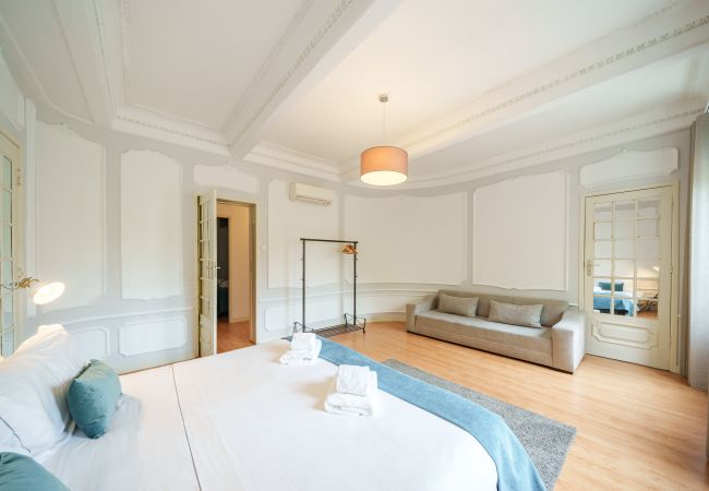 Appartement à Porto - Downtown Luxury Retreat Apartment (Groupes, Vues)