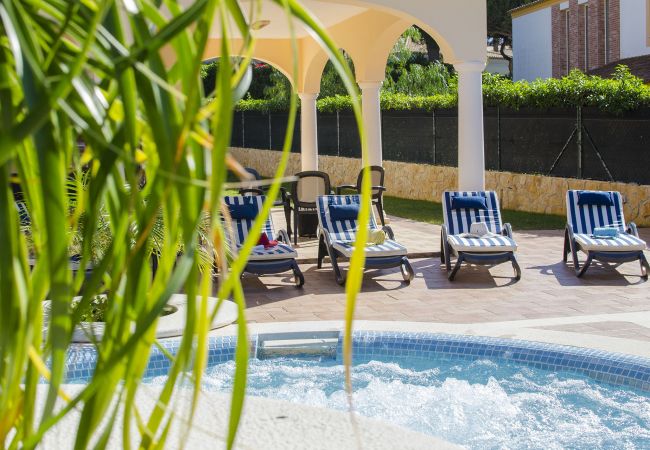 Villa à Vilamoura - Villa Hera | 6 Chambres | Jacuzzi Extérieur et Plus | Vilamoura