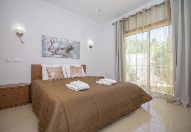 Villa à Galé - Villa Maresia | 4 Chambres | Proche de la Plage | Galé