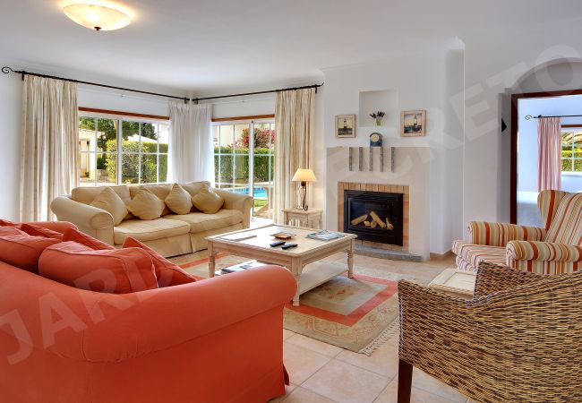 Villa à Luz - Jardim Secreto | professionally cleaned | 4-bedroom detached villa | very close to the beach