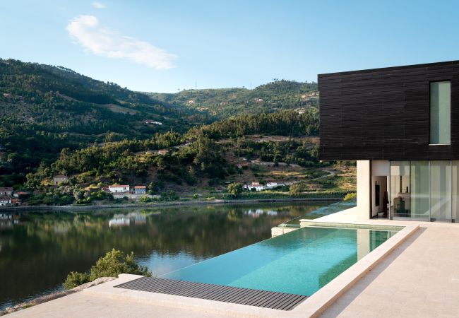 Villa à Resende - Villa de luxe avec piscine chauffée et vue sur la rivière