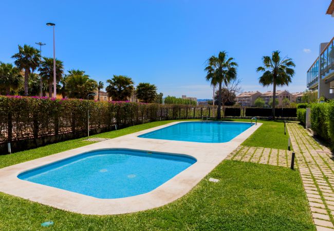 Appartement à Javea - Altamar Plus Apartment Javea Arenal,  Élégant avec AC, Wifi, terrasse et piscine