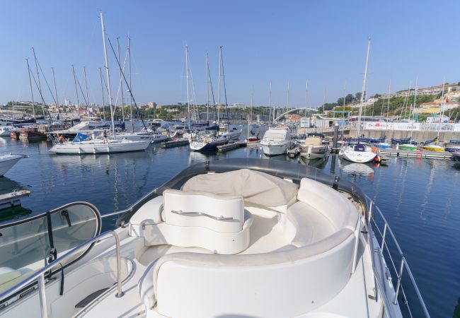 Bateau à Vila Nova de Gaia - Nuit à bord d'un yacht de luxe (Douro Fleuve)