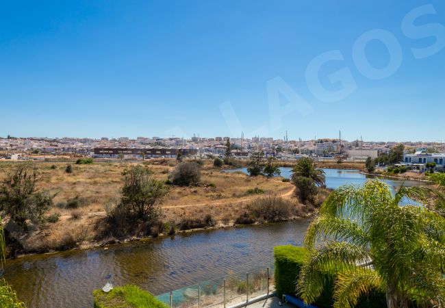 Maison mitoyenne à Lagos - Casa Vista Lago | professionally cleaned | 4-bedroom townhouse | within walking distance of Lagos centre