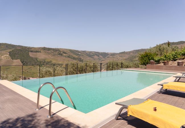 Villa à Folgosa - Villa avec piscine, barbecue et vue panoramique