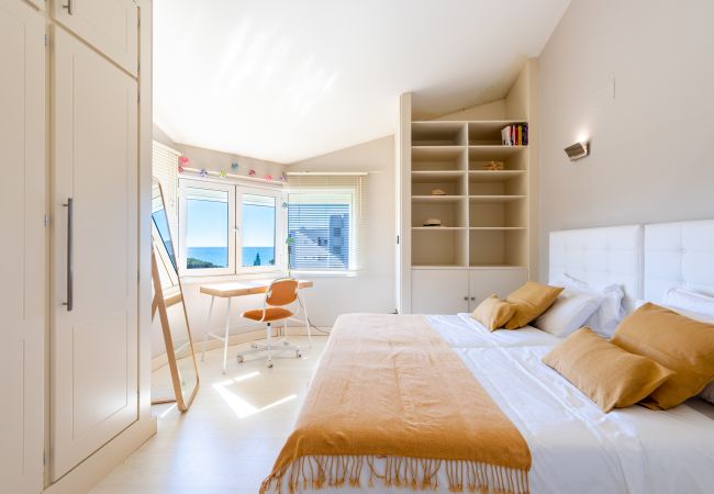 Appartement à Mijas Costa - Calahonda del Sol | Spacious first line ocean view apartment