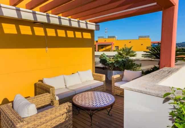 Appartement à Javea - Albamar Apartment Javea Arenal, avec de grandes terrasses, solarium, AC et piscine communautaire